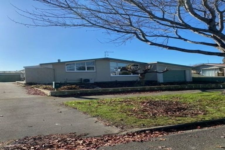 Photo of property in 84 Woodbury Street, Russley, Christchurch, 8042