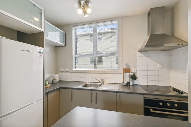 Photo of property in 127u3 Queens Drive, Lyall Bay, Wellington, 6022