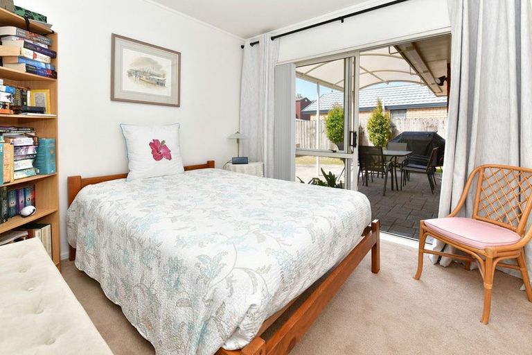 Photo of property in 110 Lakeside Drive, Orewa, 0931