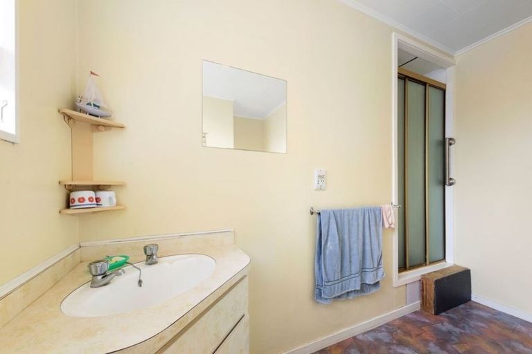 Photo of property in 42f2- Ebdentown Street, Ebdentown, Upper Hutt, 5018