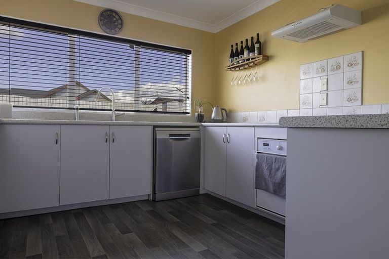 Photo of property in 162 Queen Street, Waiuku, 2123