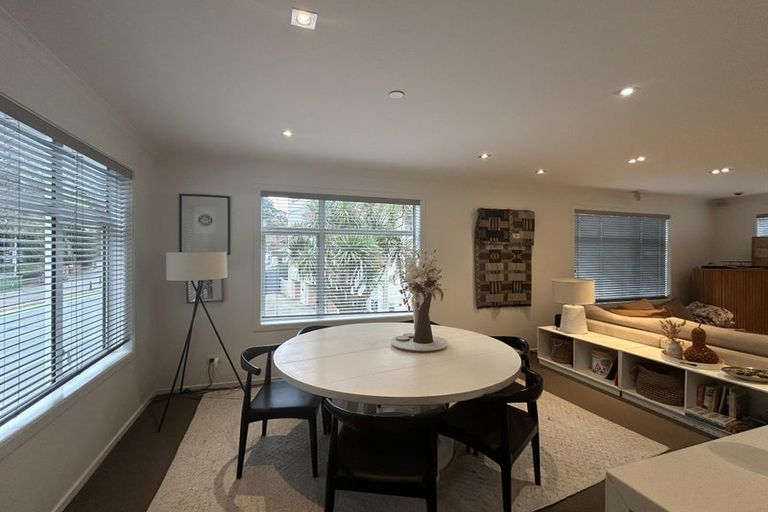 Photo of property in 12a Glenmore Street, Thorndon, Wellington, 6011