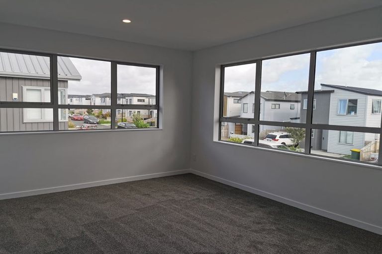 Photo of property in 45 Toanui Road, Hobsonville, Auckland, 0616