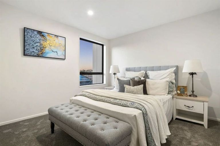 Photo of property in 5/32a Westgate Drive, Massey, Auckland, 0614