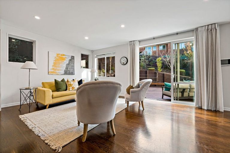 Photo of property in 52 Corricvale Way, Northcross, Auckland, 0630