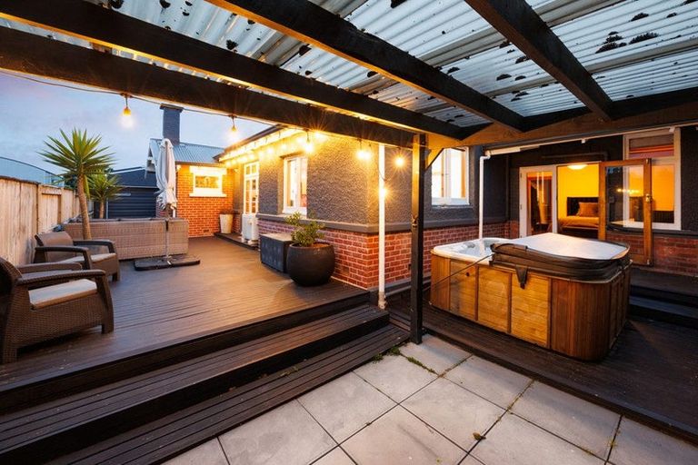 Photo of property in 116 Heretaunga Street, Palmerston North, 4414
