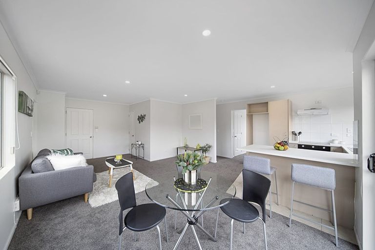 Photo of property in 39 Jadewynn Drive, Massey, Auckland, 0614