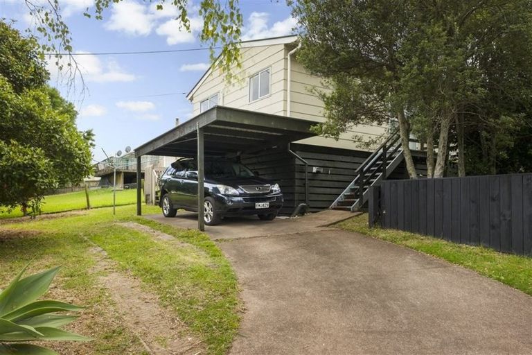 Photo of property in 25 Tawa Road, Te Atatu Peninsula, Auckland, 0610