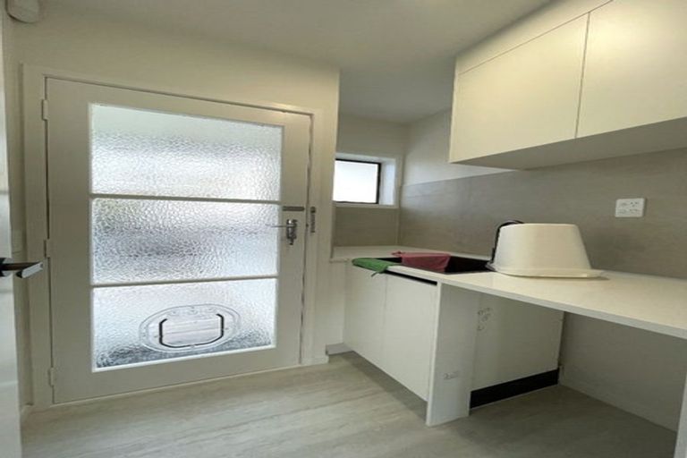 Photo of property in 1/9 Tina Place, Sunnyhills, Auckland, 2010