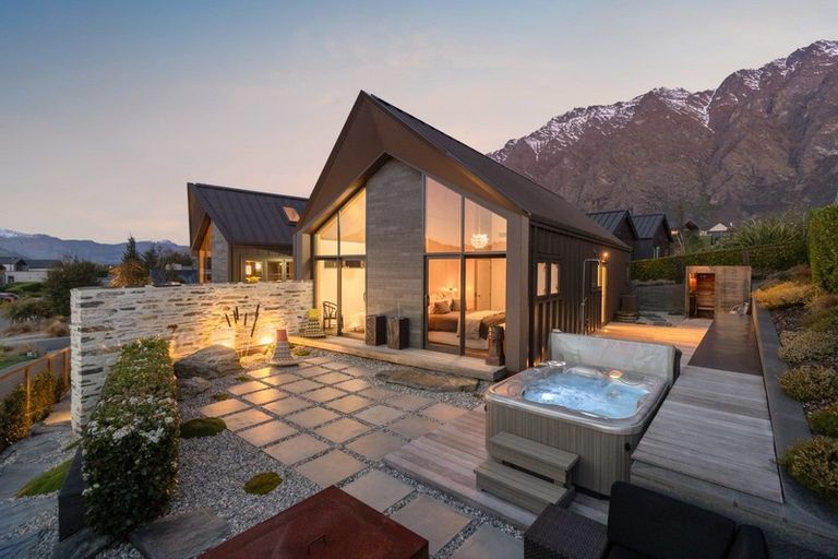 Photo of property in 39 Mcadam Drive, Jacks Point, Queenstown, 9371