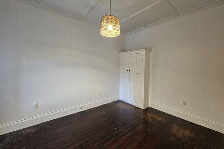 Photo of property in 61 Wellesley Road, Napier South, Napier, 4110