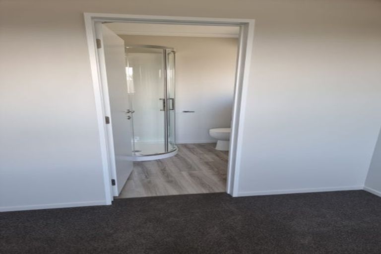 Photo of property in 2 Cabbage Close, Halswell, Christchurch, 8025