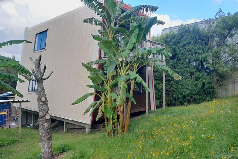 Photo of property in 18 Edgerton Road, Te Atatu Peninsula, Auckland, 0610