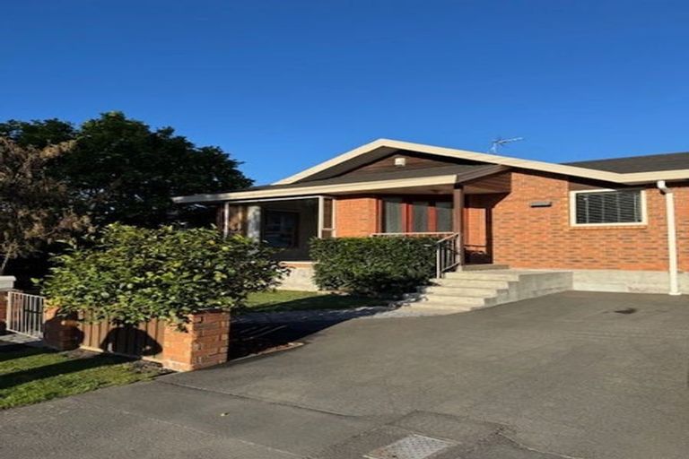 Photo of property in 2a Riverlaw Terrace, Saint Martins, Christchurch, 8022