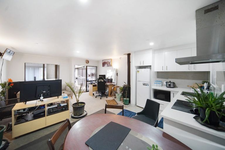 Photo of property in 178 Finlayson Avenue, Clendon Park, Auckland, 2103