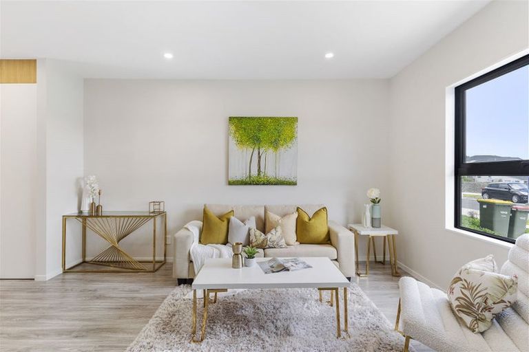 Photo of property in 42 Paina Crescent, Massey, Auckland, 0614