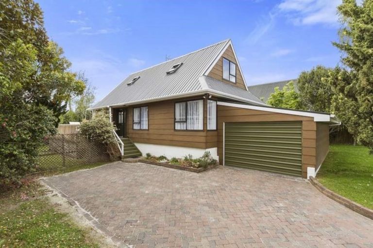 Photo of property in 4 Sunward Rise, Glenfield, Auckland, 0629