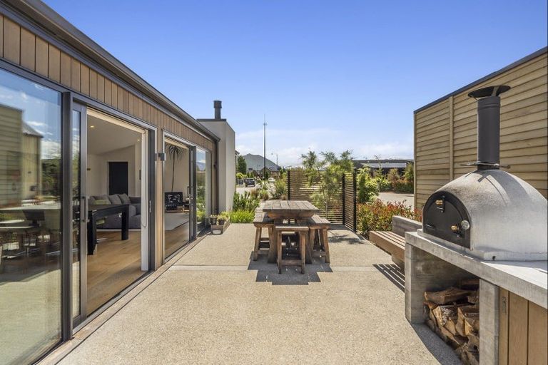 Photo of property in 9 Mcdonald Street, Wanaka, 9305