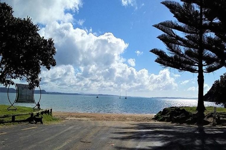 Photo of property in 25 Whenuateitei Crescent, Stanmore Bay, 0932