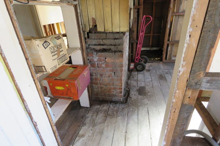 Photo of property in 33 Romilly Street, Westport, 7825