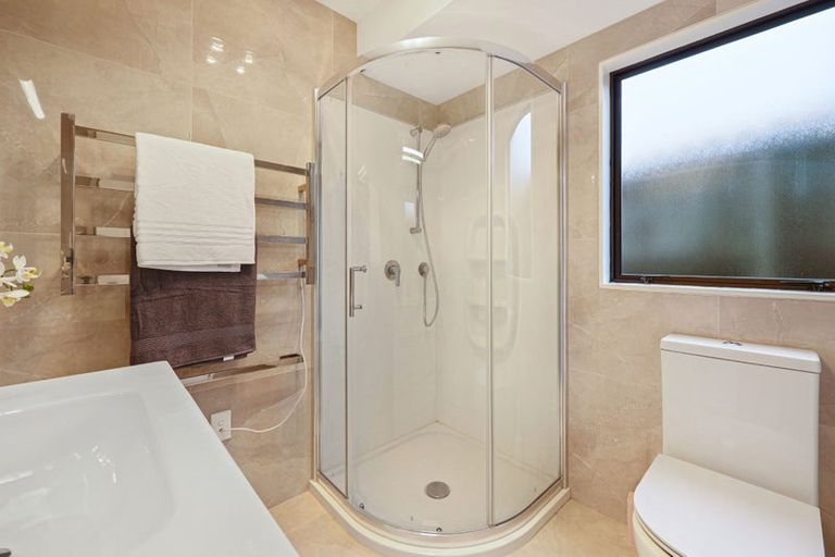 Photo of property in 1/17 Penruddocke Road, Half Moon Bay, Auckland, 2012