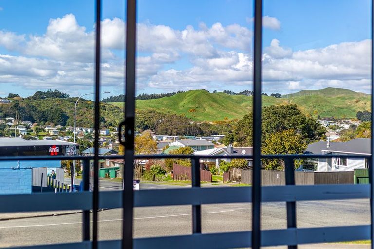 Photo of property in 1 Caduceus Place, Ascot Park, Porirua, 5024