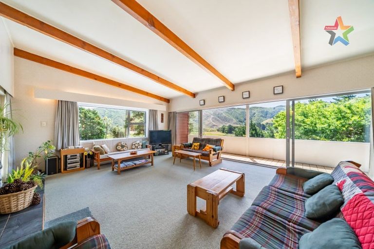 Photo of property in 1119 Coast Road, Wainuiomata Coast, Wainuiomata, 5373