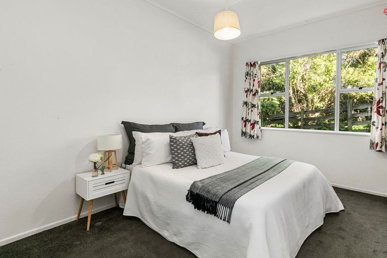 Photo of property in 30 Singers Road, Korokoro, Lower Hutt, 5012