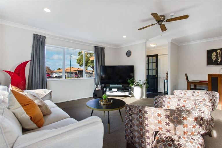 Photo of property in 3 Martin Jugum Lane, Ranui, Auckland, 0612