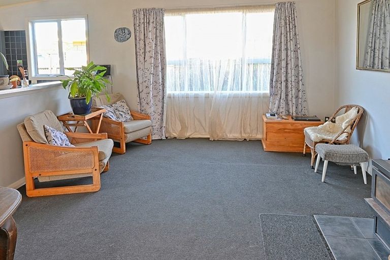 Photo of property in 17 Peel Street, Westport, 7825