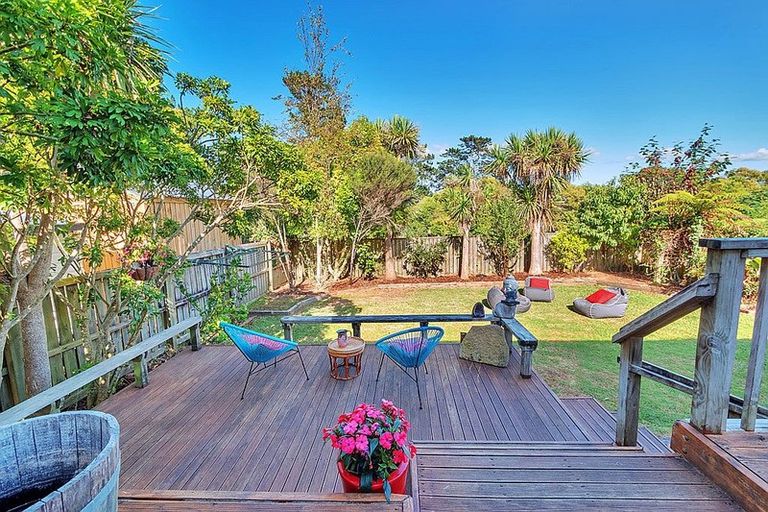 Photo of property in 23 Kowhai Street, Helensville, 0800