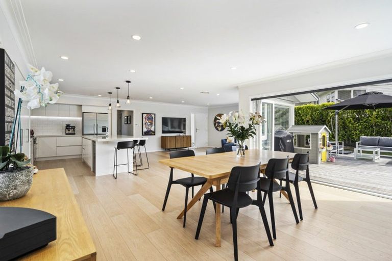 Photo of property in 3 Philip Place, Hillcrest, Auckland, 0627