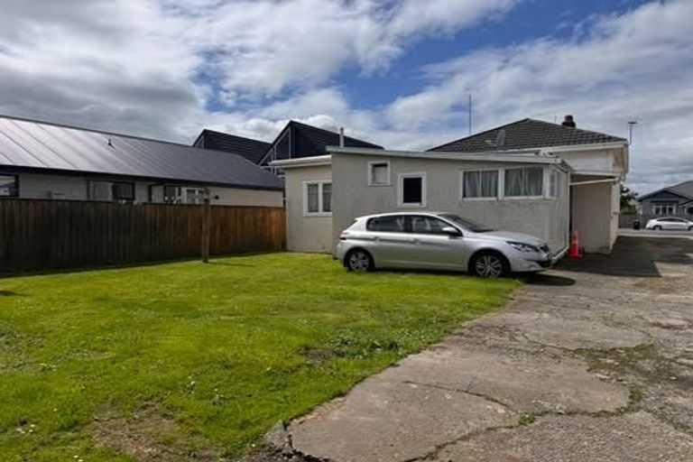 Photo of property in 6 Pirie Street, Palmerston North, 4410