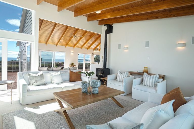 Photo of property in 42 Marellen Drive, Red Beach, 0932