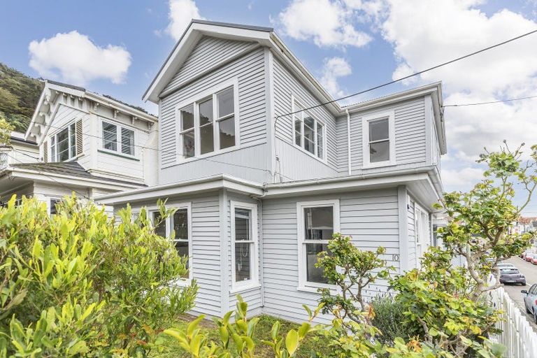 Photo of property in 10 Park Street, Thorndon, Wellington, 6011