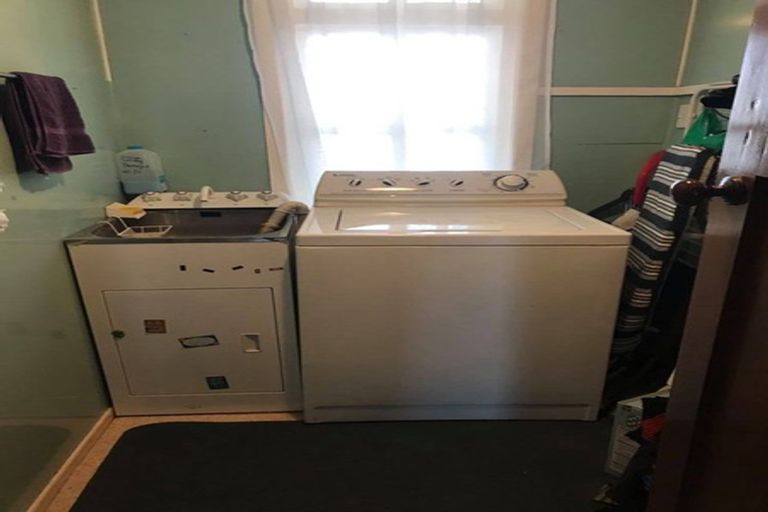 Photo of property in 16 Rira Street, Marton, 4710