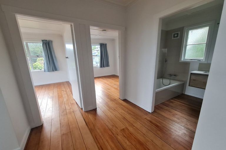 Photo of property in 54 Pioneer Road, Moturoa, New Plymouth, 4310