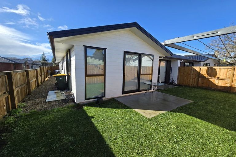 Photo of property in 7u3 Sare Crescent, Fairfield, Hamilton, 3214