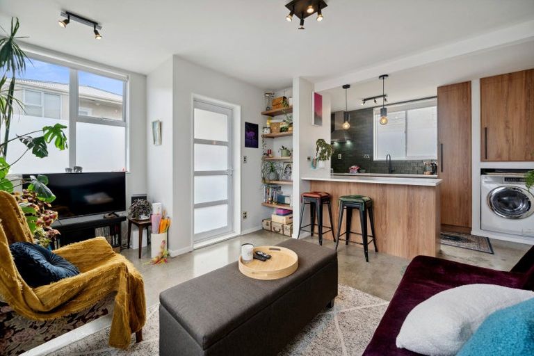 Photo of property in 11/76u Freyberg Street, Lyall Bay, Wellington, 6022