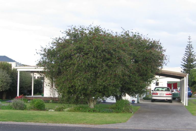 Photo of property in 406a Rangi Avenue, Whangamata, 3620