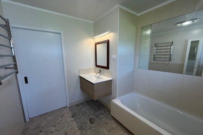 Photo of property in 3 Copperfield Terrace, Mellons Bay, Auckland, 2014