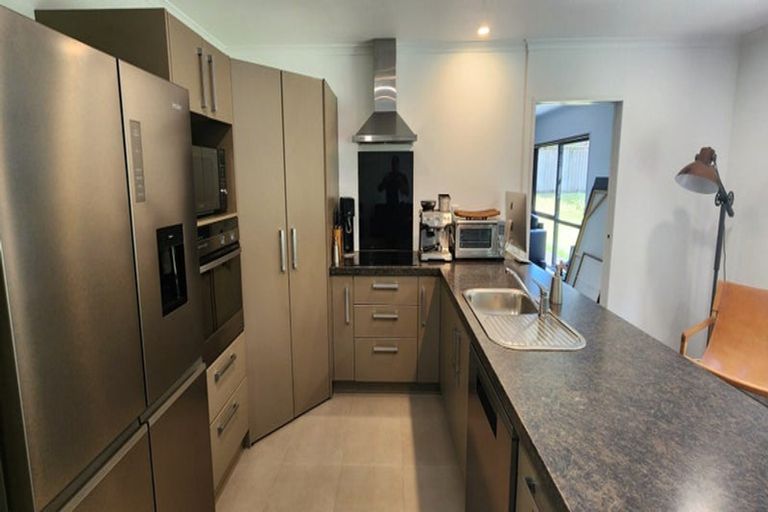 Photo of property in 74b Karamea Street, Whalers Gate, New Plymouth, 4310