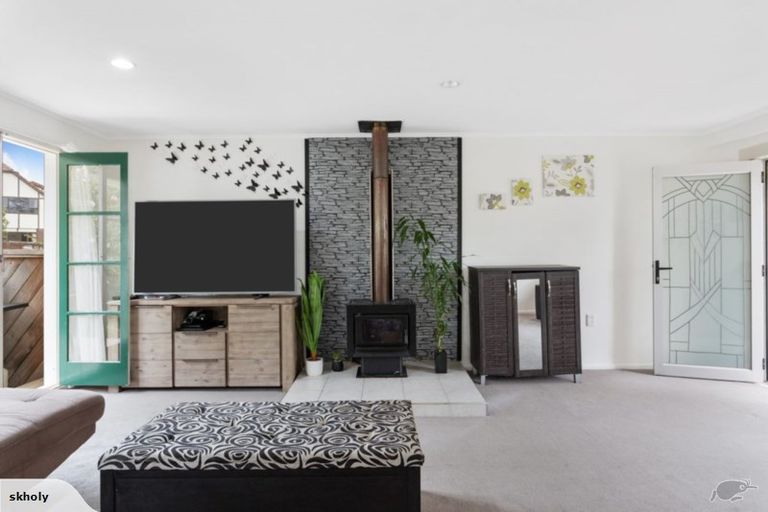 Photo of property in 2/55 Sylvia Road, Hillcrest, Auckland, 0627