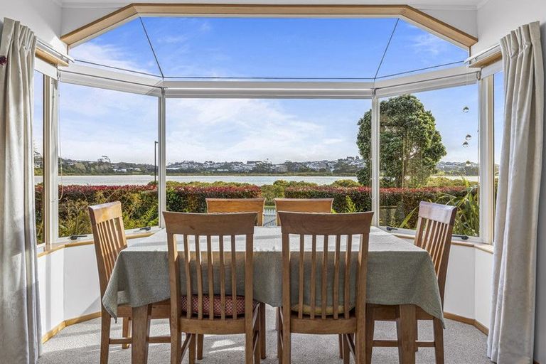 Photo of property in 48 Settlers Grove, Orewa, 0931