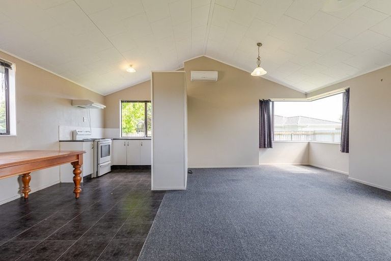 Photo of property in 30 Peppertree Glade, Kelvin Grove, Palmerston North, 4414