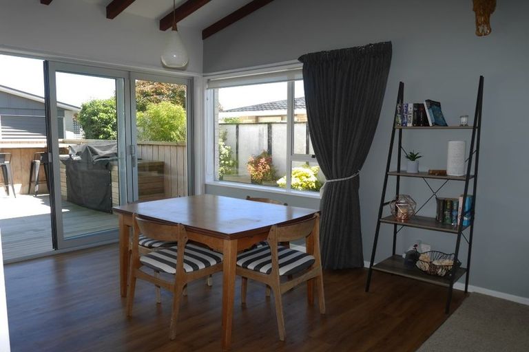Photo of property in 39 Andrew Street, Waikanae, 5036
