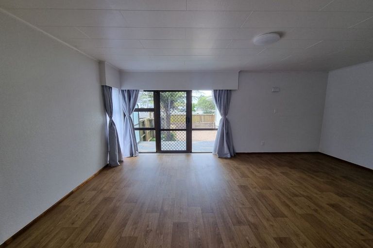 Photo of property in 19 Gossamer Drive, Pakuranga Heights, Auckland, 2010