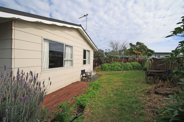 Photo of property in 18 Culzean Grove, Bell Block, New Plymouth, 4312