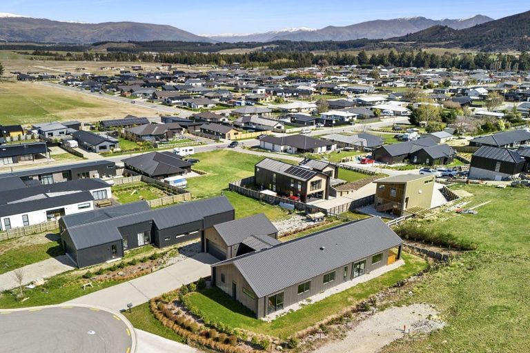 Photo of property in 13 Magpie Place, Lake Hawea, Wanaka, 9382