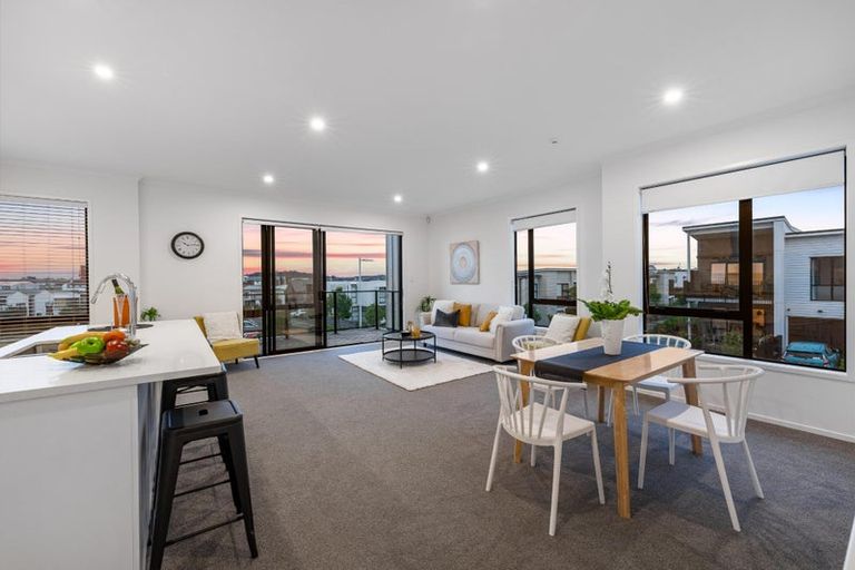 Photo of property in 16 Malcolm Calder Road, Hobsonville, Auckland, 0616